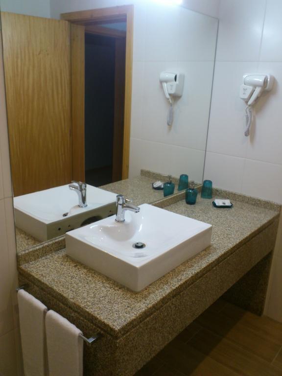 Hotel Lagoa Azul Do Gerês Chambre photo
