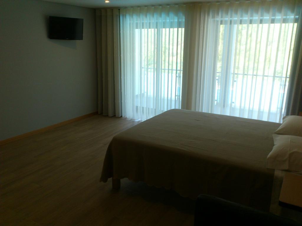 Hotel Lagoa Azul Do Gerês Chambre photo