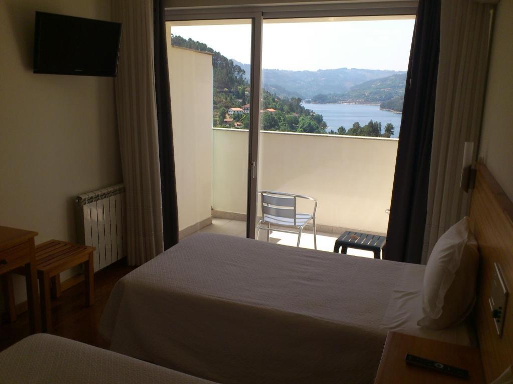 Hotel Lagoa Azul Do Gerês Chambre photo